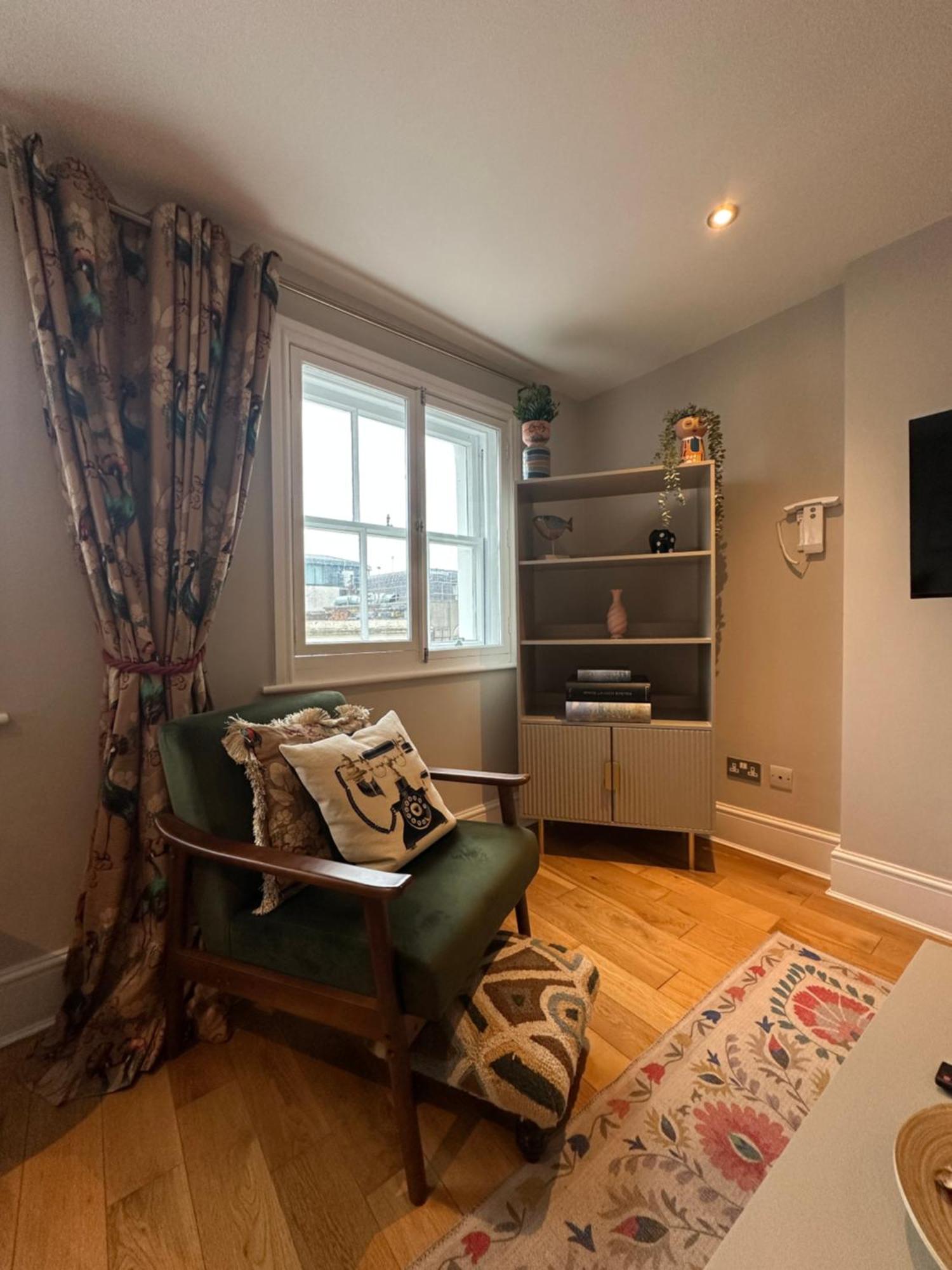 Stylish Flat Minutes From Covent Garden - West End * London