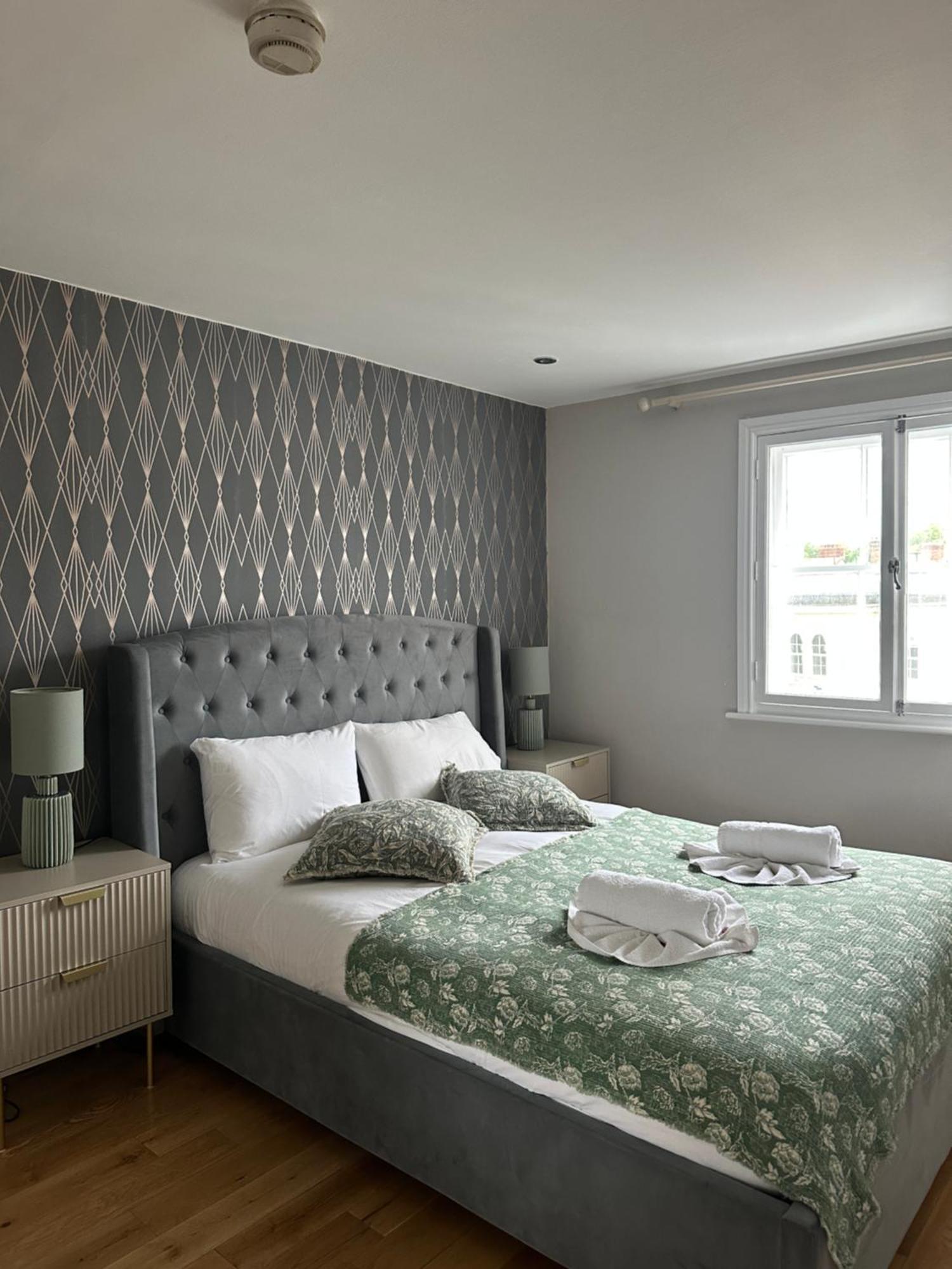 Stylish Flat Minutes From Covent Garden - West End Apartment *